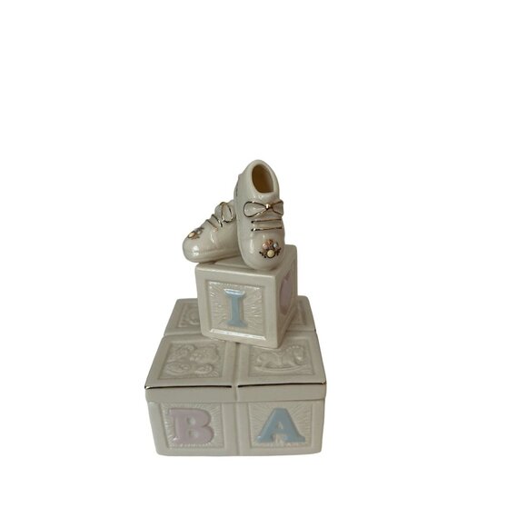 Lenox Baby Shoe Trinket Box Ivory Porcelain Gold Accents 4"x2" Sentimental Keeps - Picture 1 of 4